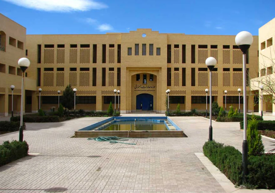 معماری بومی و بادگیرهای پردیس یزد